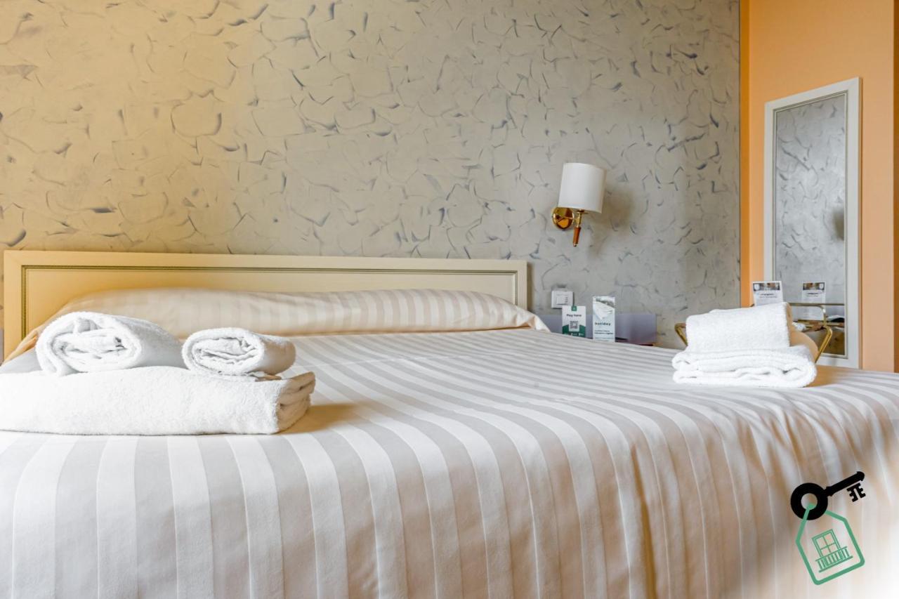 فيربانيا Hotel Rooms Lago Maggiore المظهر الخارجي الصورة