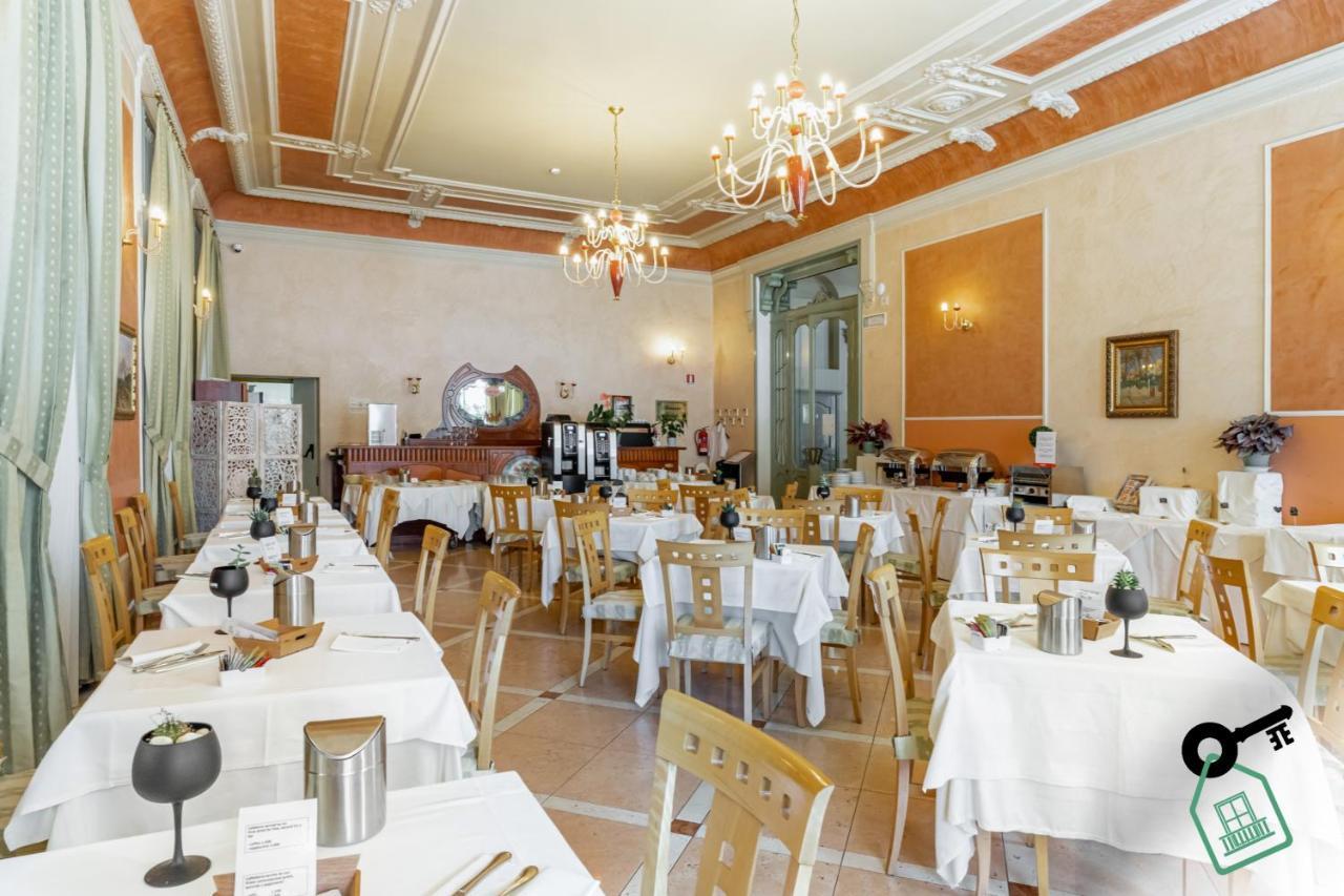 فيربانيا Hotel Rooms Lago Maggiore المظهر الخارجي الصورة