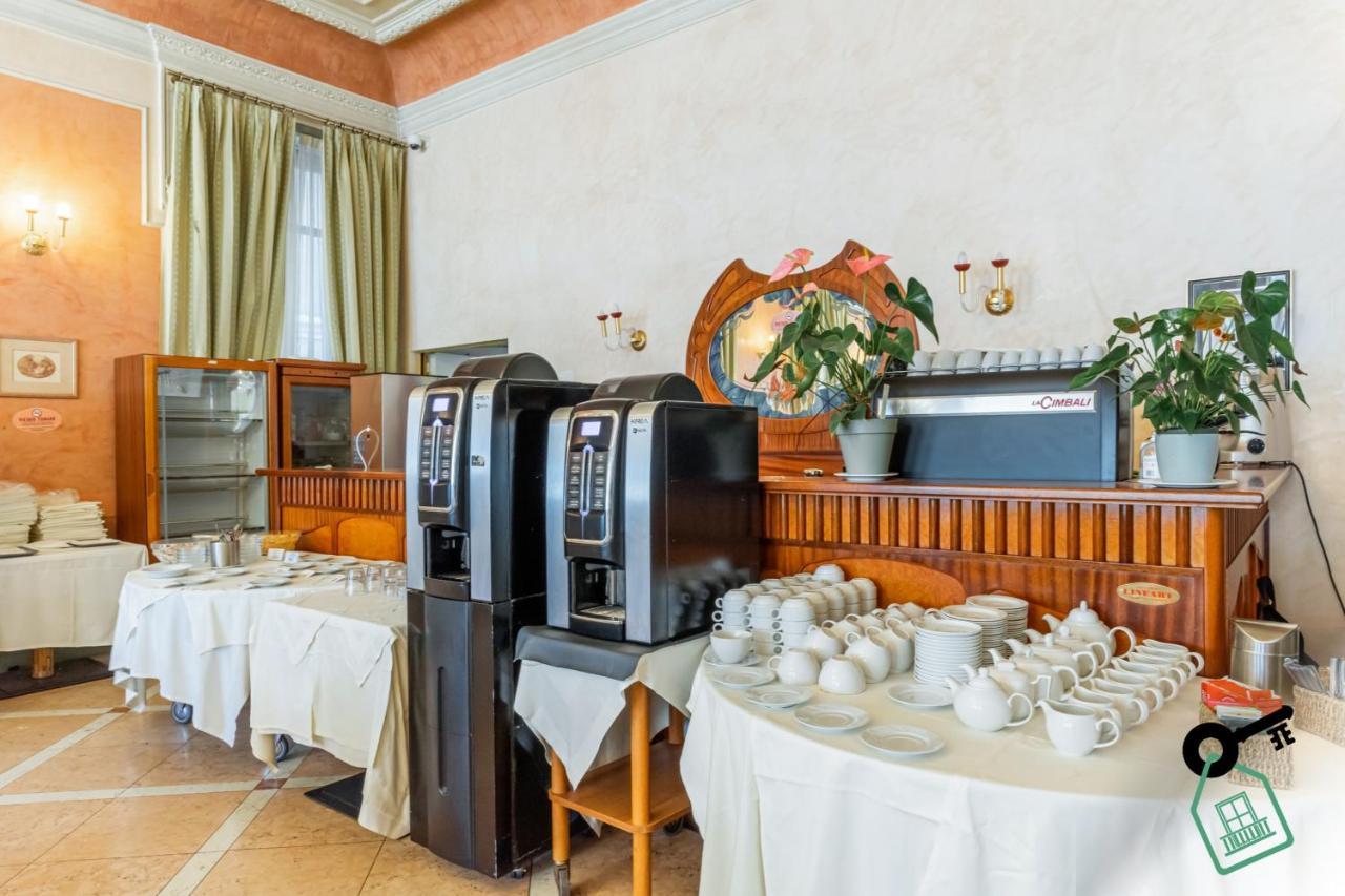 فيربانيا Hotel Rooms Lago Maggiore المظهر الخارجي الصورة