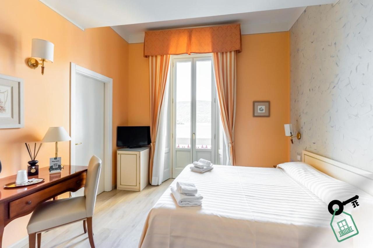 فيربانيا Hotel Rooms Lago Maggiore المظهر الخارجي الصورة