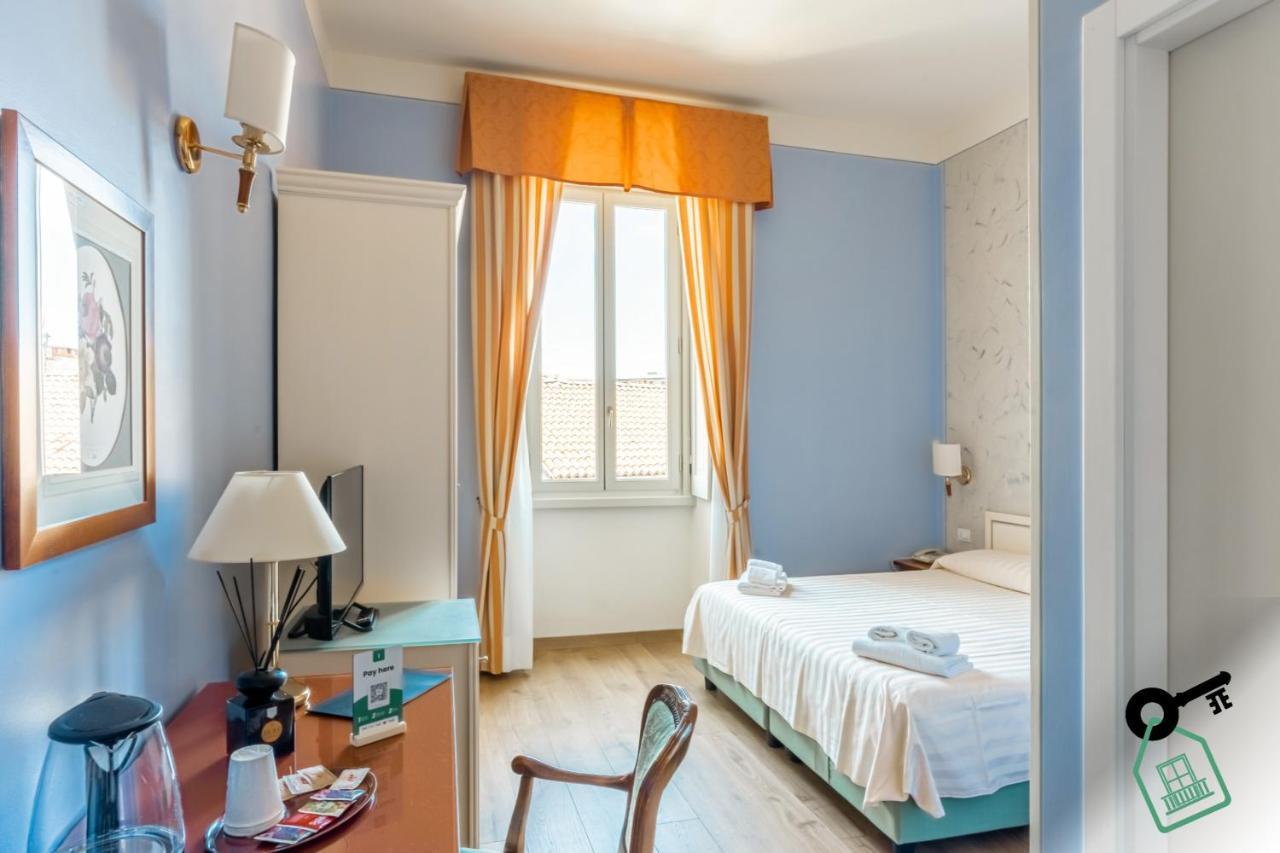 فيربانيا Hotel Rooms Lago Maggiore المظهر الخارجي الصورة